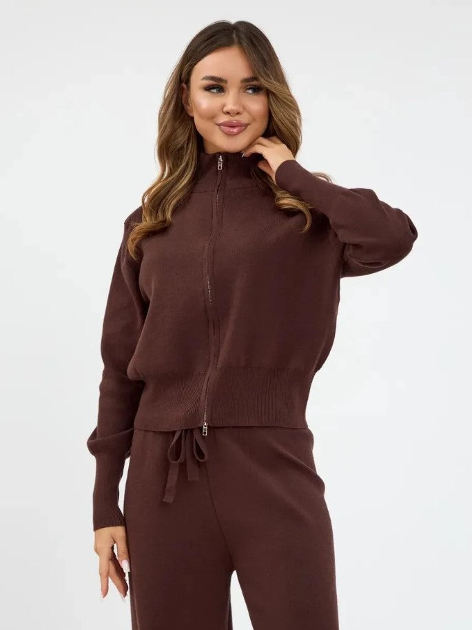 ALBA | Pantalon large, veste zippée.