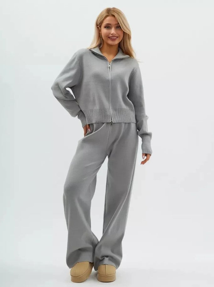 ALBA | Pantalon large, veste zippée.
