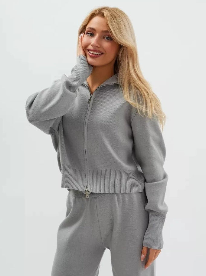ALBA | Pantalon large, veste zippée.